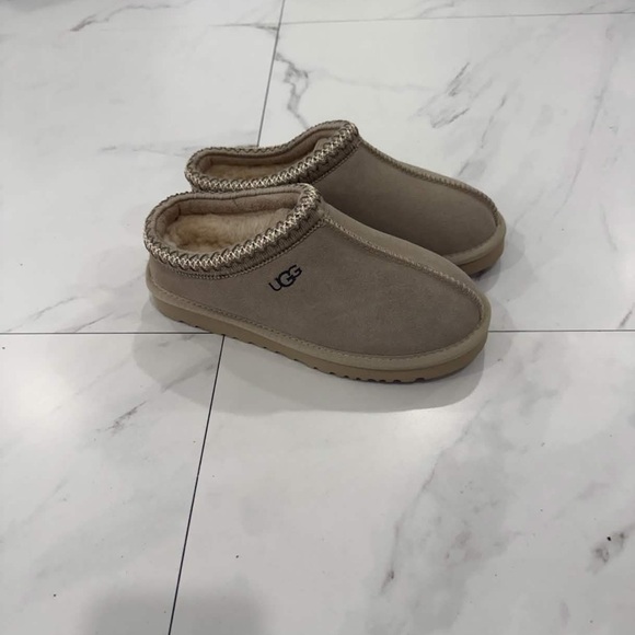 UGG Shoes - UGG Tasman Women’s Size 6, 7, 8